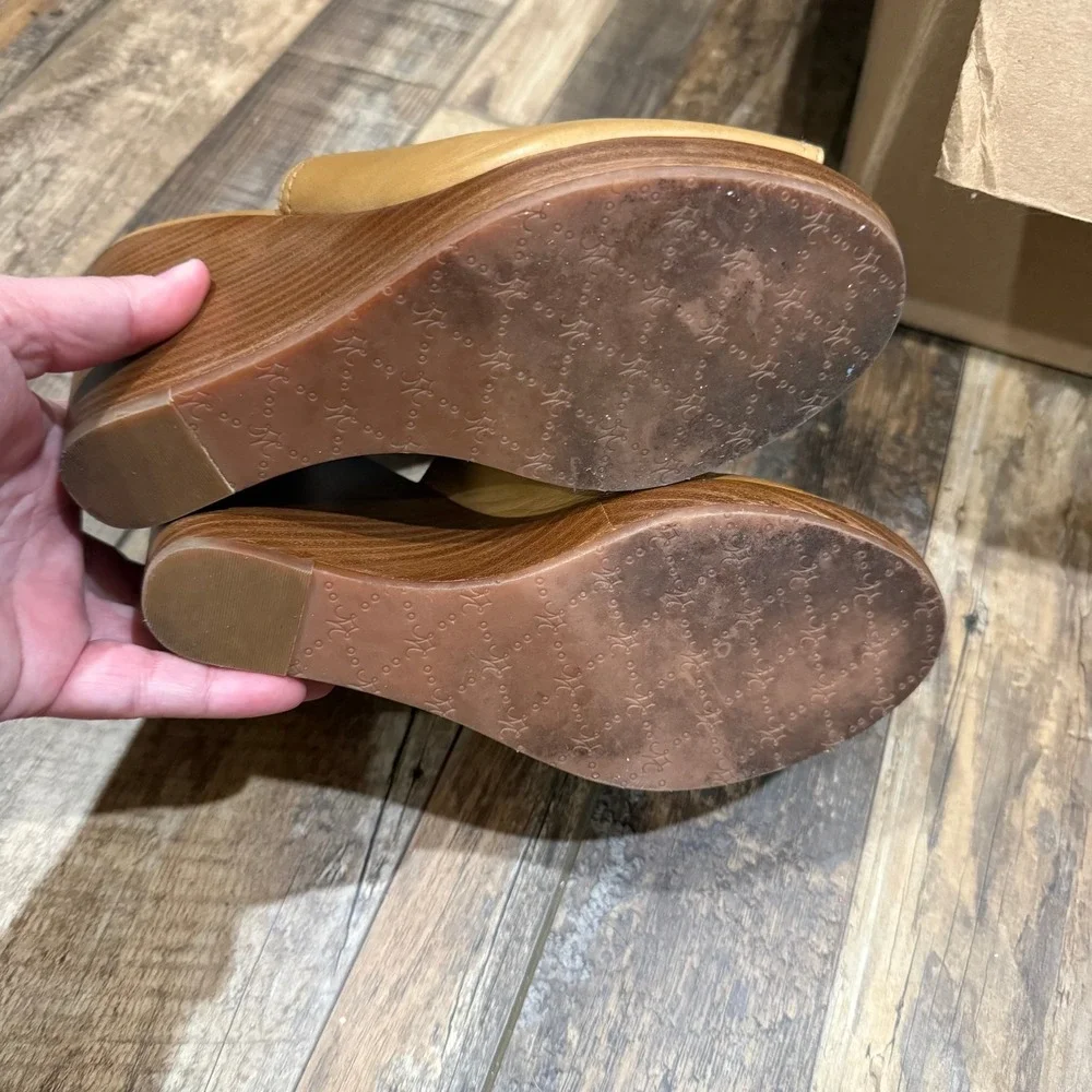 Johnston & Murphy Womens Tan Leather Peep Toe Wedge‎ Sandals 8M Made in Brazil
